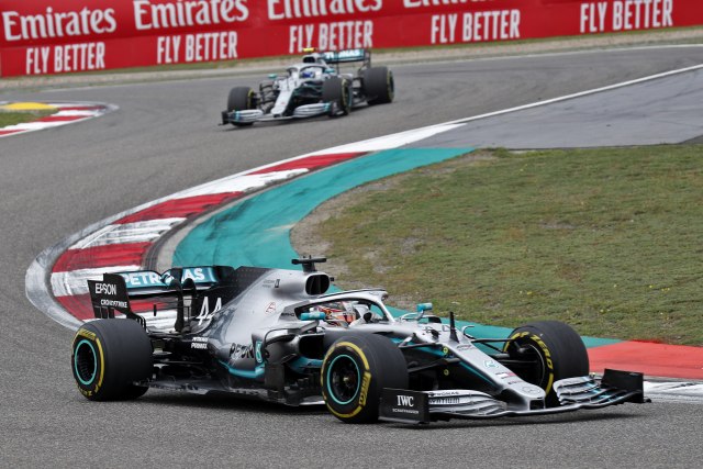 Mercedes dominantan, Hamilton pobedio na jubilarnoj hiljaditoj trci!